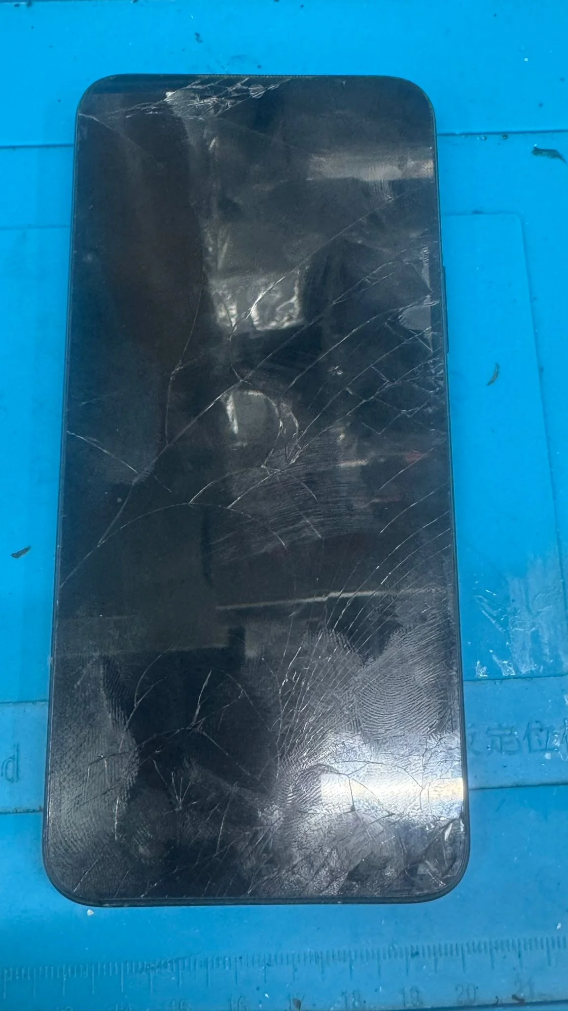 Réparation écran HONOR 6X - État initial avant réparation téléphone cassé